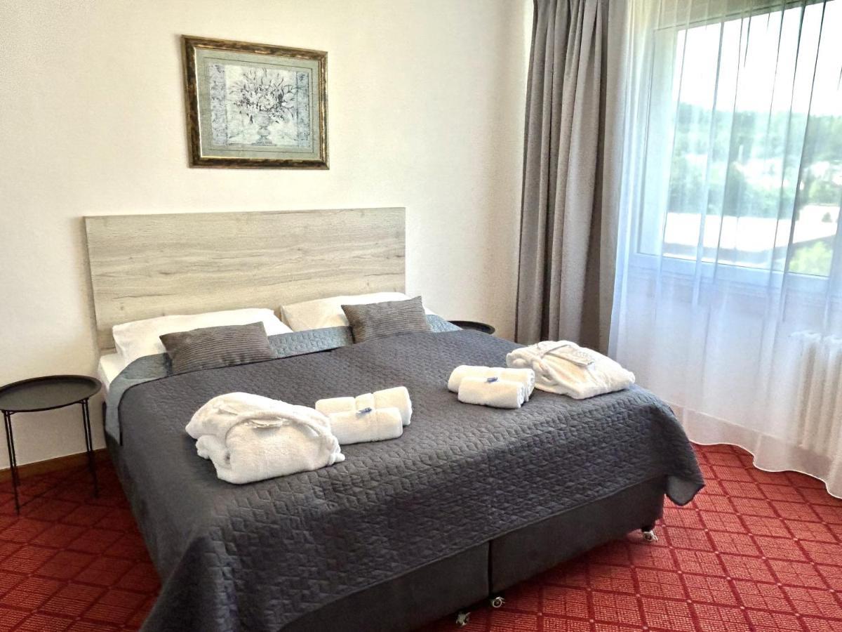 Patria Hotel Trutnov Ngoại thất bức ảnh