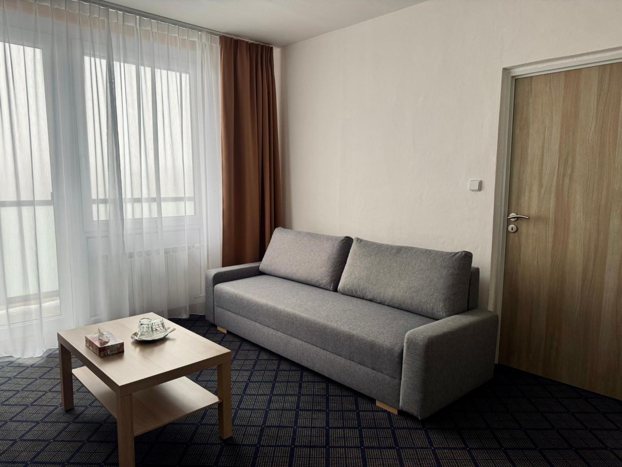 Patria Hotel Trutnov Ngoại thất bức ảnh
